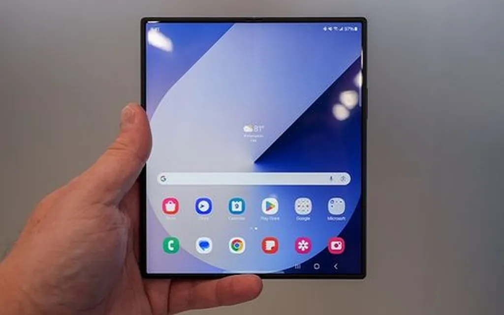 گلکسی زد فولد 7 با نمایشگر بزرگتر عرضه میشود؟