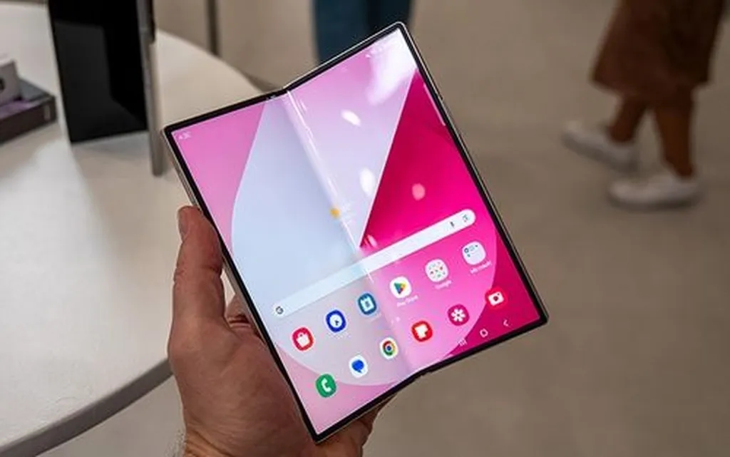 نمایشگر گلکسی زد فولد 7 از حاشیههای فوقباریک بهره خواهد برد