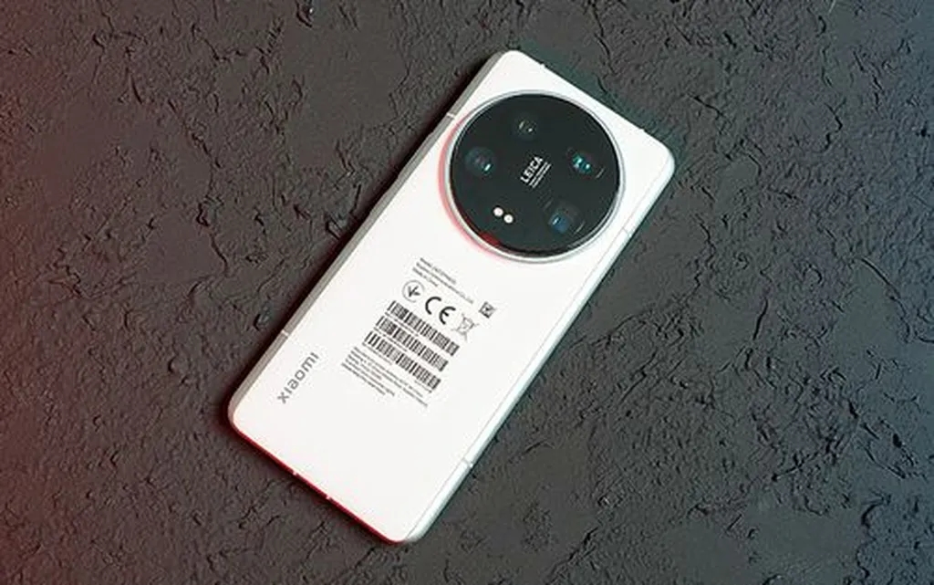 نقد و بررسی گوشی موبایل شیائومی ۱۴ اولترا؛ بینقص اما کم فروغ