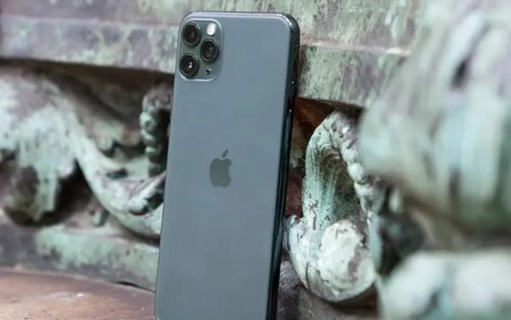 آیفون 11 پرو مکس حالا یک آیفون «قدیمی» به شمار میرود!