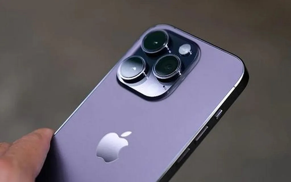 اپل ظاهراً برنامهای برای تغییر نام سری آیفون 17 ندارد