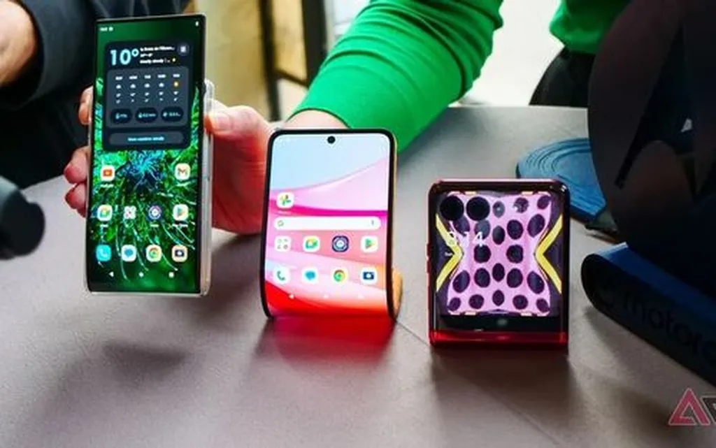 آیا امسال سال گوشیهای رول شونده است؟