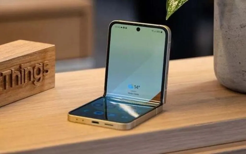 سامسونگ بالاخره دست به ساخت گوشی تاشو اقتصادی میزند؟