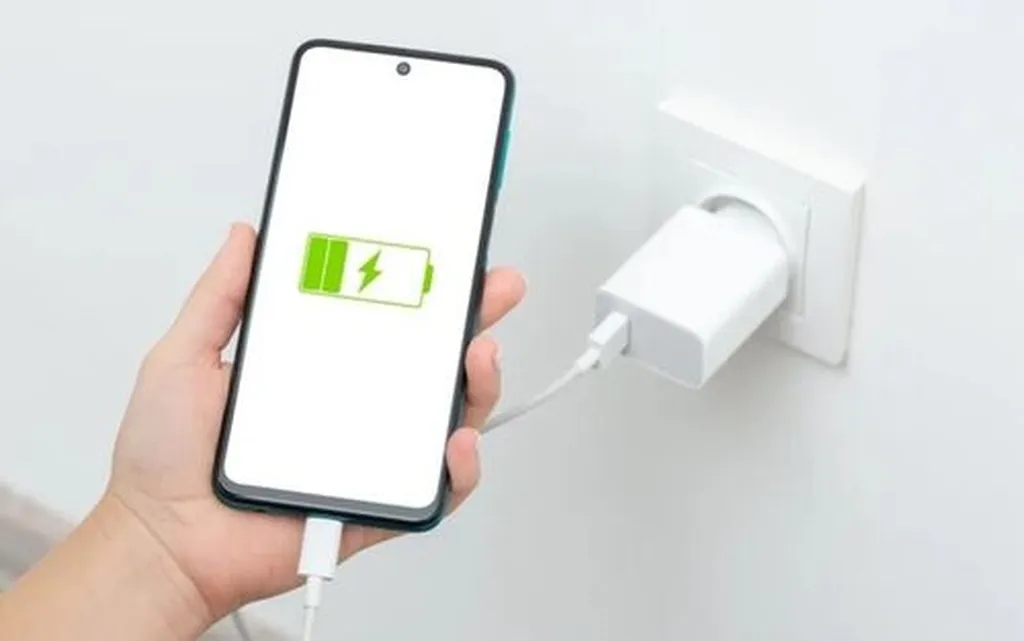 آیا نباید هنگام شارژ شدن گوشی از آن استفاده کرد؟