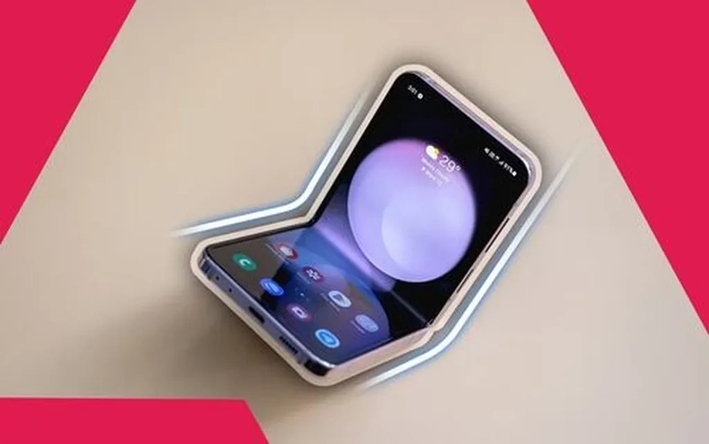 چرا انتخاب گوشی تاشو فلیپ منطقیتر از فولد است