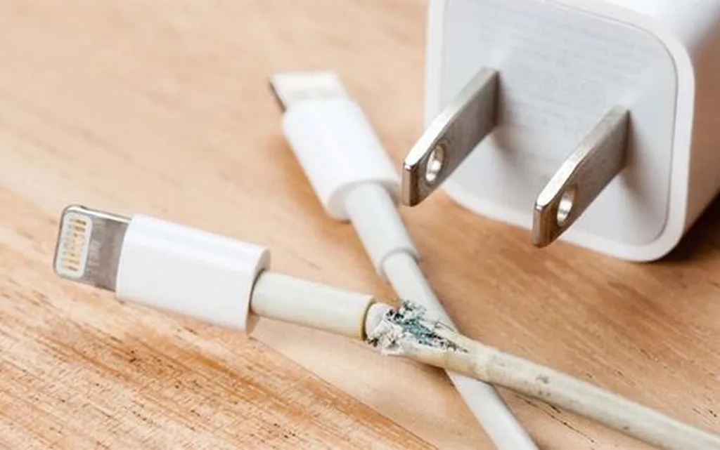 چرا کابلهای USB فرسوده یک مشکل جدی هستند؟