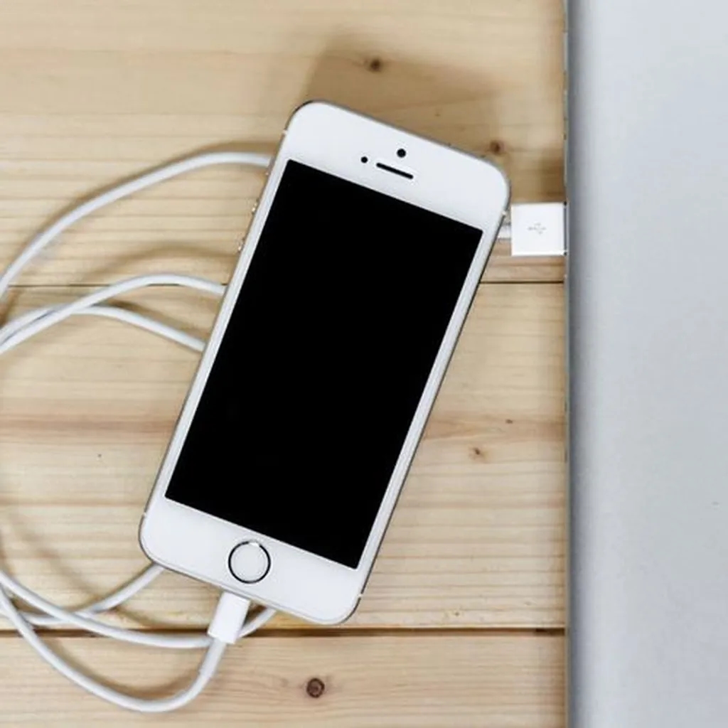 راهنمای جامع اتصال آیفون به مک به روشهای مختلف