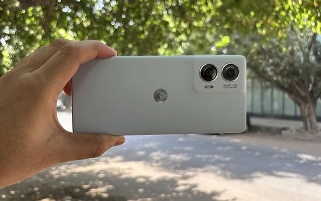 رندرهای موتورولا Edge 60 Fusion طراحی آن را نشان میدهند