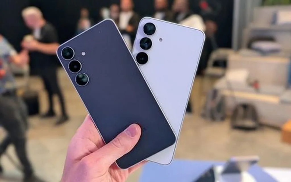 مقایسه گلکسی S25 FE و S24 FE؛ پرچمدار اقتصادی سامسونگ چه بهبودهایی دارد؟