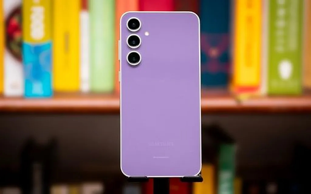 سامسونگ ظاهراً در حال توسعه گلکسی S25 FE است