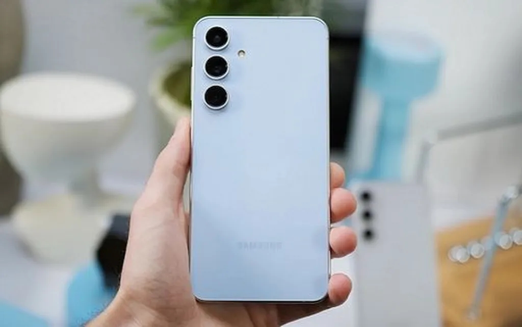 رندرهای جدید طراحی آشنای گلکسی S25 FE را نشان میدهند