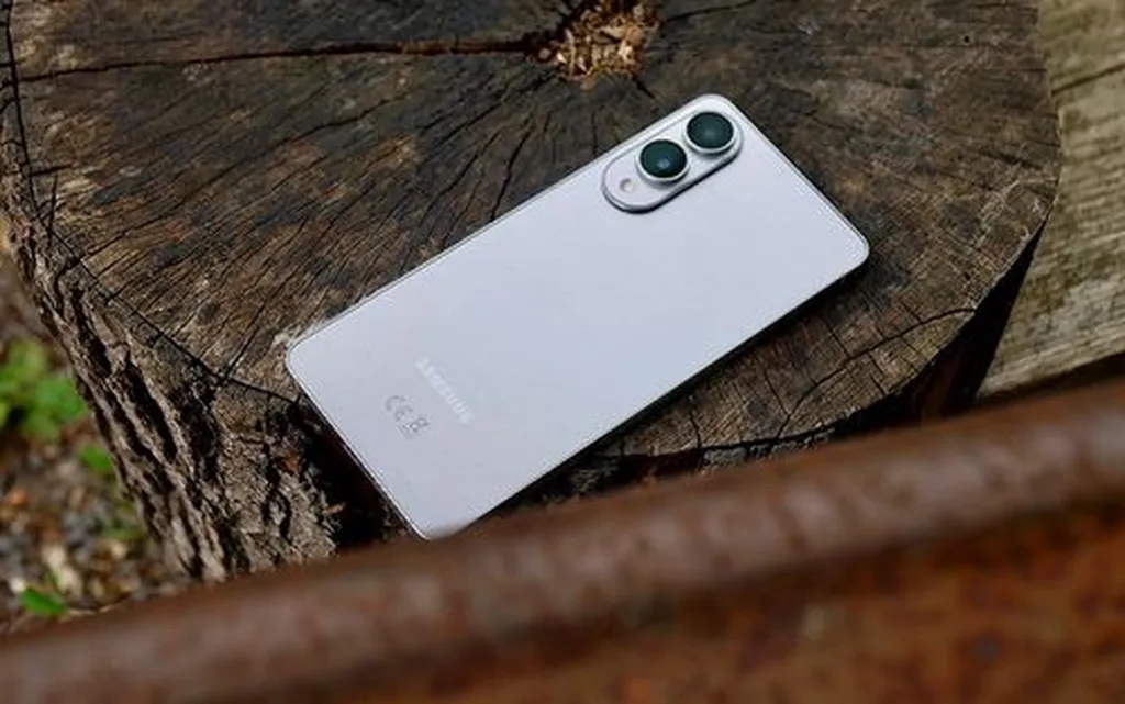 مقایسه گلکسی S25 اج و آیفون 16؛ دو پرچمدار از دو دنیای متفاوت