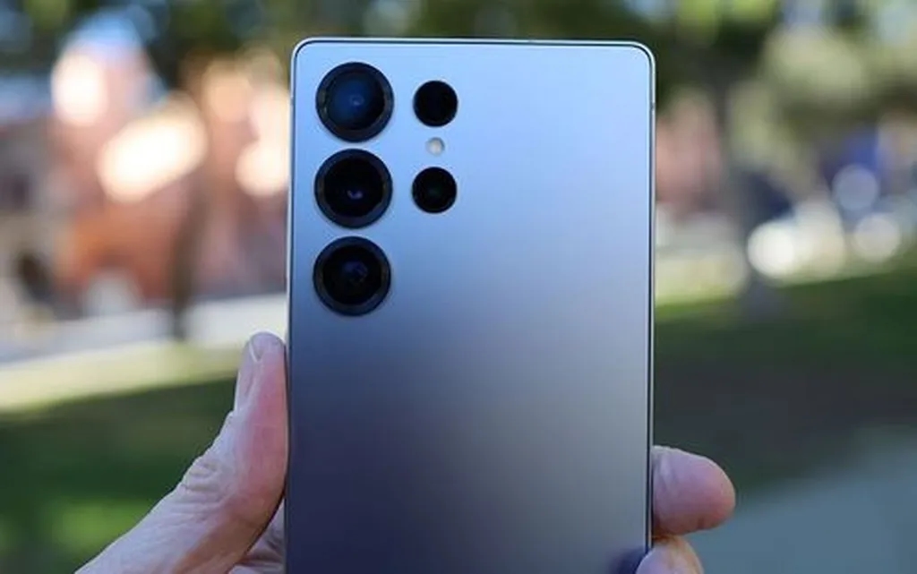 یک پسرفت عجیب؛ سنسور تلهفوتو گلکسی S26 اولترا کوچکتر میشود!