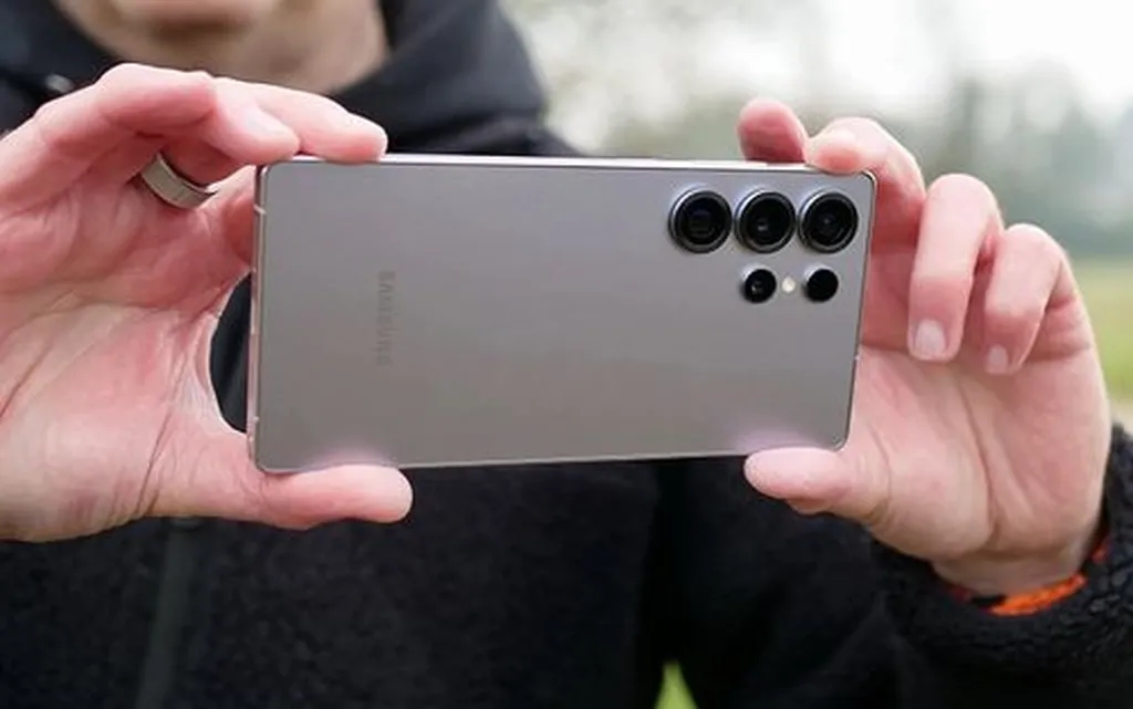 چرا ظرفیت باتری پرچمداران اولترا سامسونگ پس از ۶ سال افزایش نداشته؟