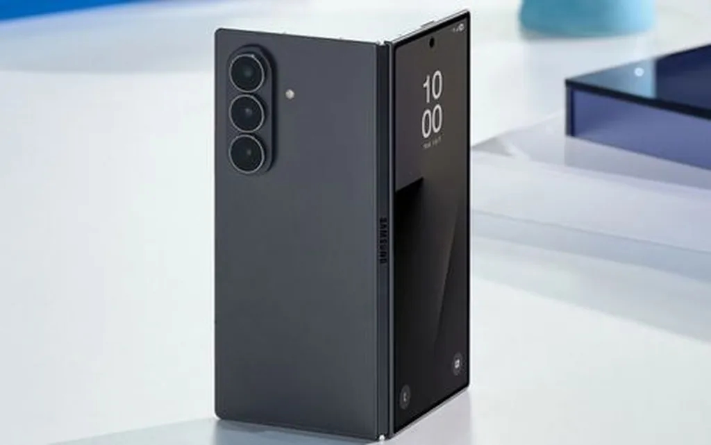 گلکسی زد فولد 7 از راه رسید؛ طراحی جذاب، بهبودهای چشمگیر