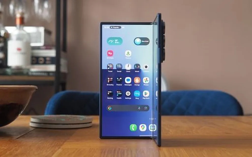 سامسونگ خبر از عرضه یک تاشدنی جدید داد که خرید آن برای هرکسی ساده نیست!