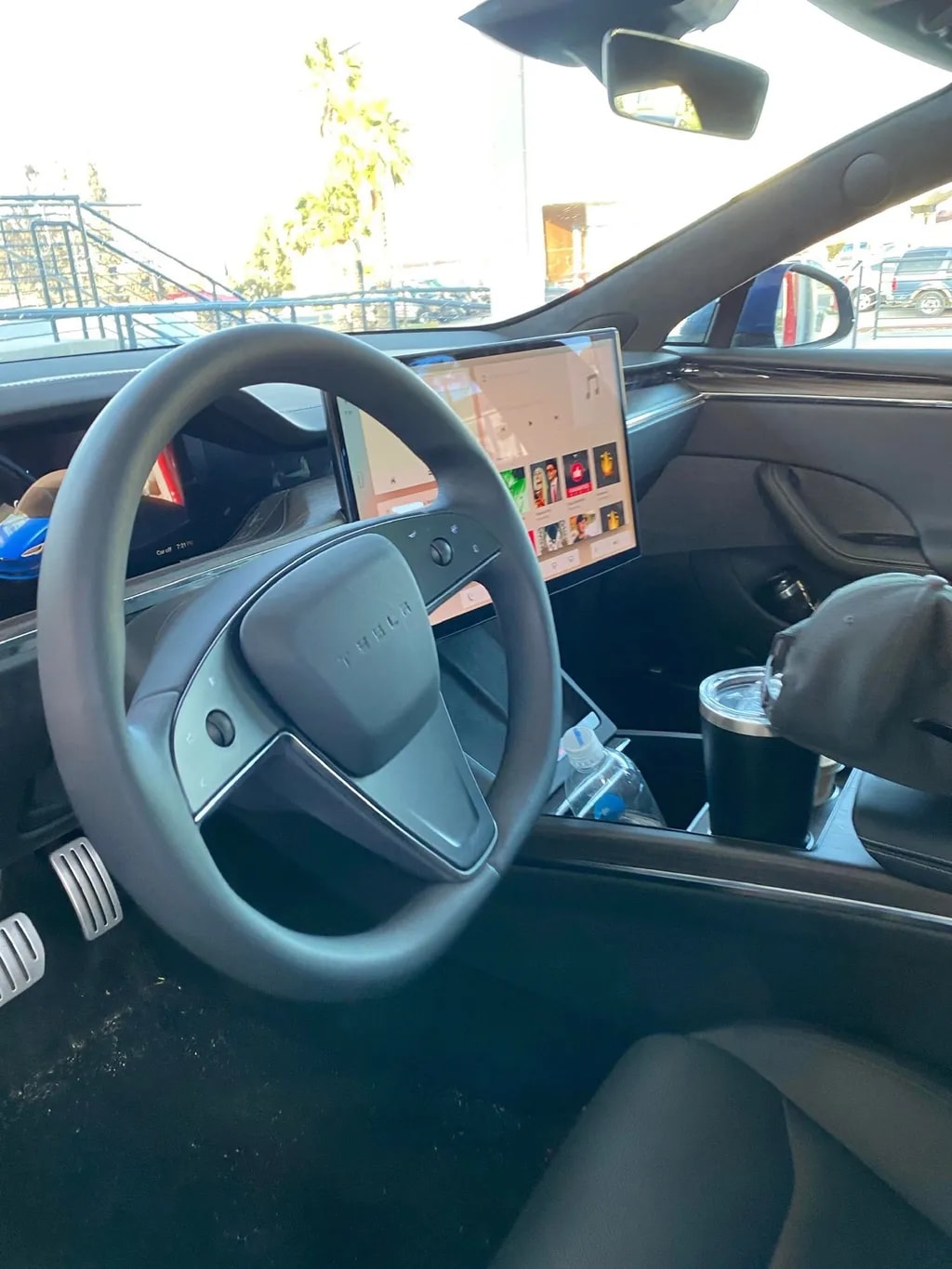 اولین عکسهای منتشر شده از کابین جدید تسلا مدل اس