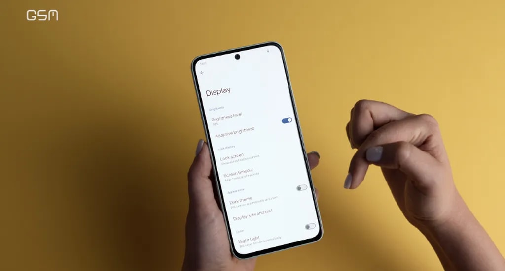 نمایشگر روشن گوشی داریا باند ۲ لایت