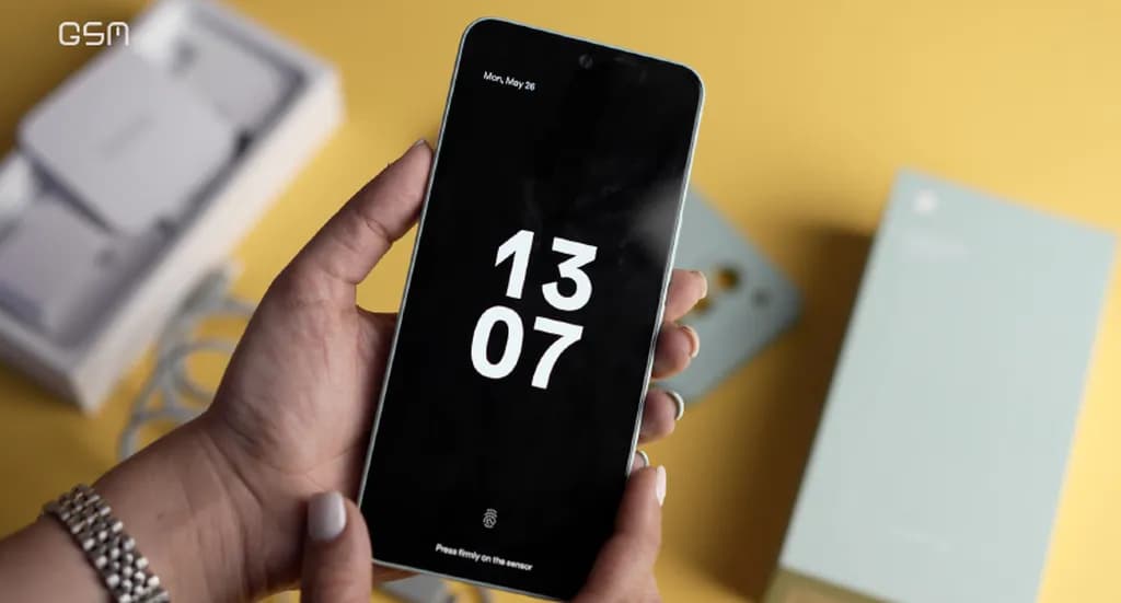 طراحی پنل جلویی گوشی داریا باند ۲ لایت