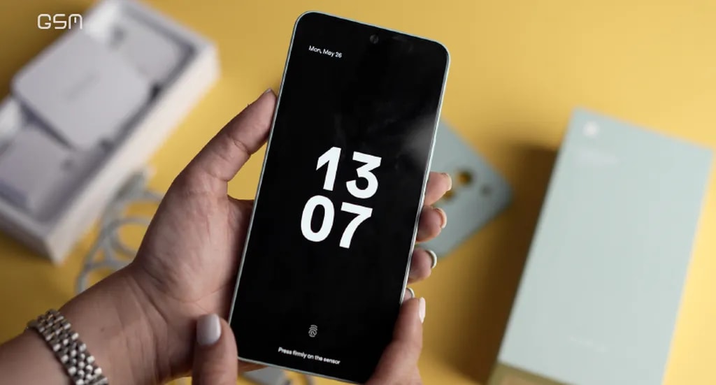 طراحی پنل جلویی گوشی داریا باند ۲ لایت