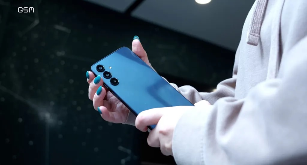 طراحی پشت گوشی Galaxy A16