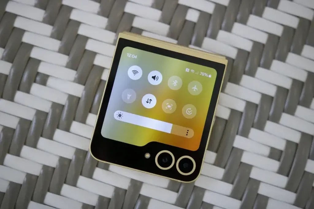 گلکسی زد فلیپ ۶