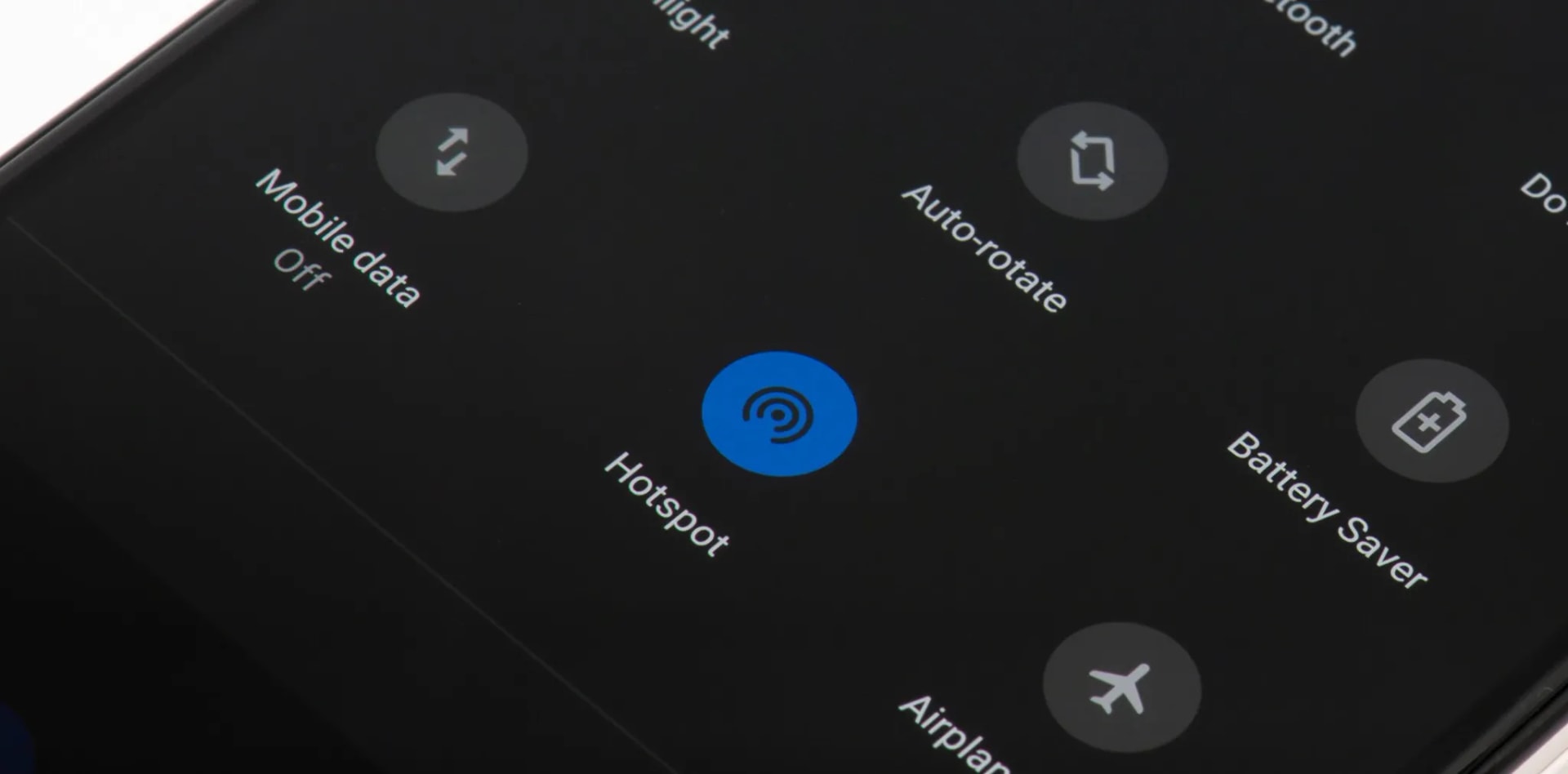 هاتاسپات گوشی اندرویدی کجاست؟