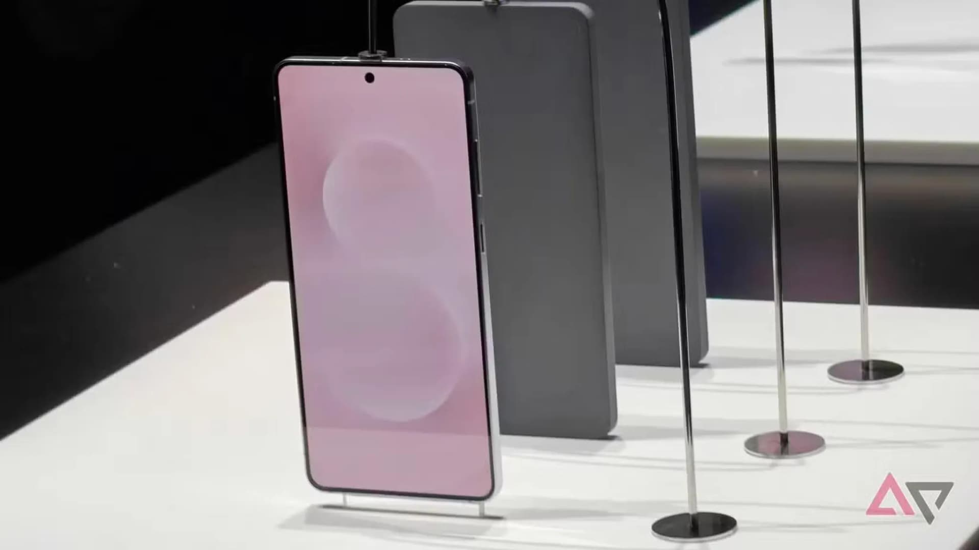 samsung-galaxy-s25-edge-hands-on-at-unpacked