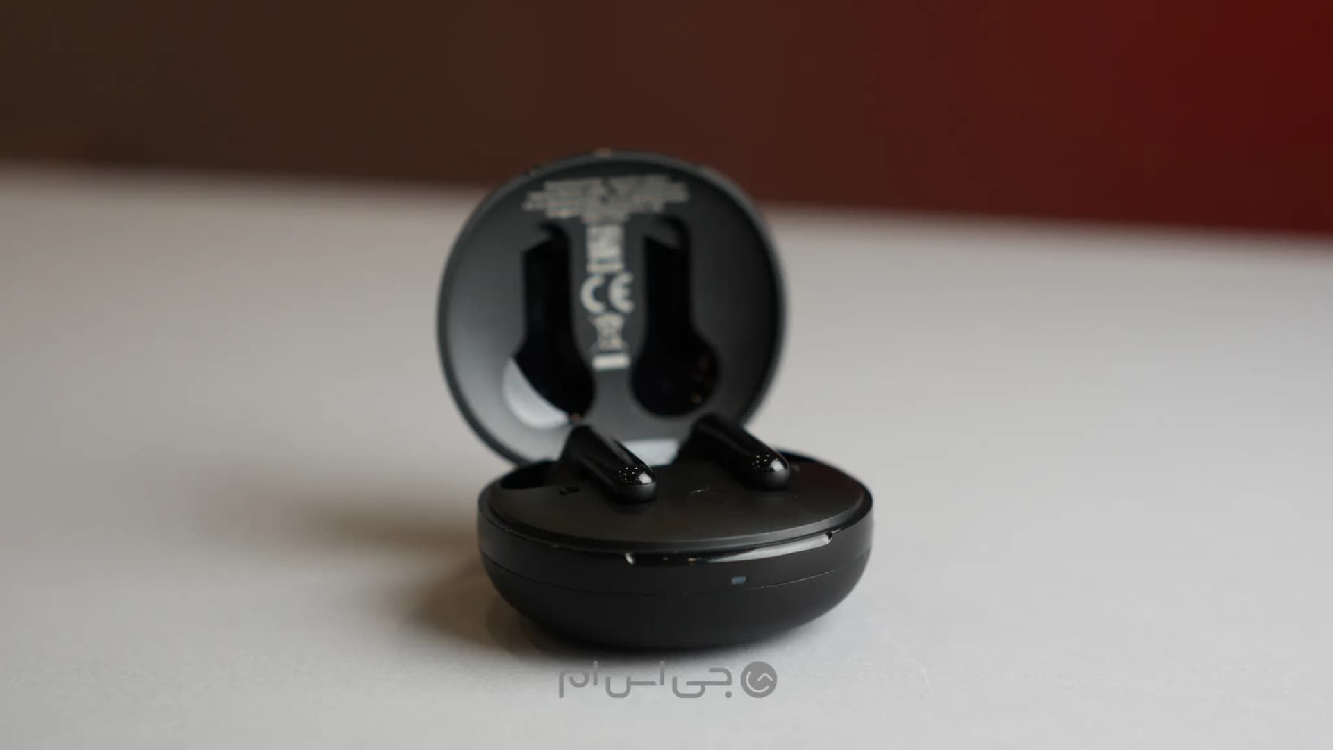 هدفونهای در حال شارژ QCY T13 ANC 2